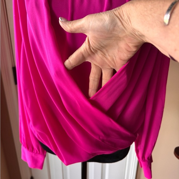 Elegant Karen Kane light and flowy Pink Women's Blouse - Picture 6 of 12